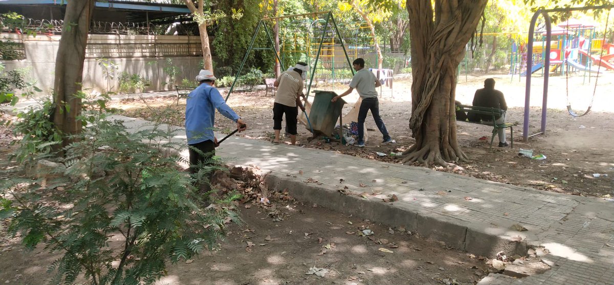 ashuthakuraap's tweet photo. जी ब्लॉक अशोक वाटिका पार्क, मस्जिद मोड़ में स्वच्छता एवं देखरेख का कार्य नगर निगम द्वारा नियमित रूप से कराया जा रहा है।
साफ़-सुथरा और व्यवस्थित क्षेत्र हमारी प्राथमिकता है, ताकि नागरिकों को स्वच्छ एवं बेहतर वातावरण मिल सके। #SwachhWard171
@AamAadmiParty @AAPDelhi @Saurabh_MLAgk https://t.co/062bp5QOy5