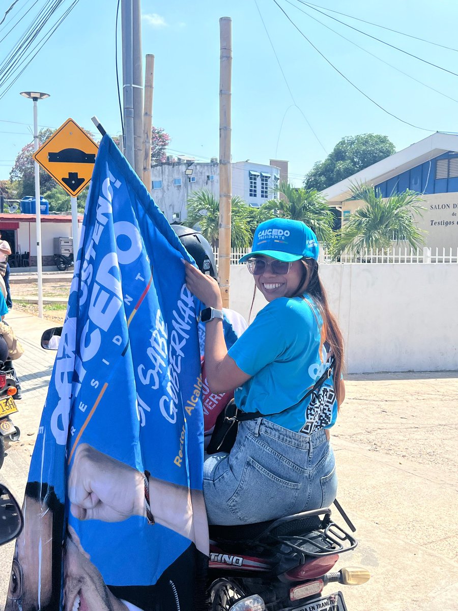 kellybarboza97's tweet photo. Apoyando a un hombre que si sabe gobernar🇨🇴✊💙
CARLOS CAICEDO PRESIDENTE 💙
@carlosecaicedo 
#TePagamosPorEstudiar https://t.co/umrww0YGRk