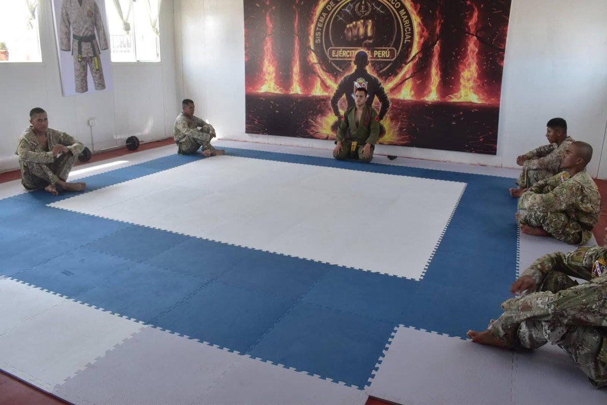 EjercitoPeru's tweet photo. El Ejército del Perú inauguró en el Fuerte Arica de #Locumba una moderna Sala de Combate Táctico Marcial (COTAM), con el objetivo de fortalecer la preparación, el bienestar y el desarrollo integral del personal de tropa. https://t.co/tgFS5Wz4bE