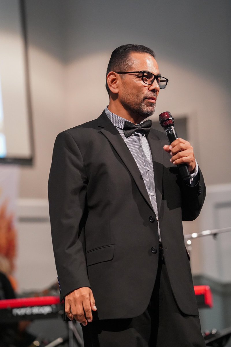 erickporta's tweet photo. Gracias señor Jesús por un fin de semana glorioso que vivimos en iglesia Tabernáculo de avivamiento Jehová es mi guerrero en Austell Georgia. Pastores Julio y Valeria Ortiz gracias por recibirnos siempre con tanto amor. Les amamos. https://t.co/6kABQShDsd