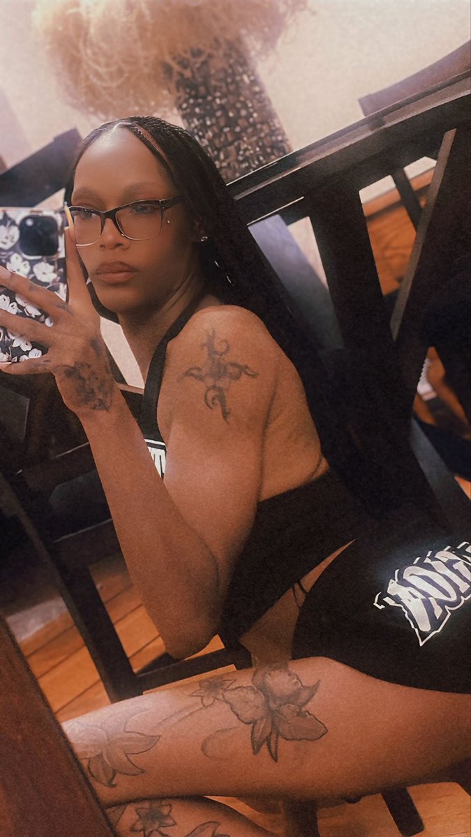 SexyySlimm tweet media