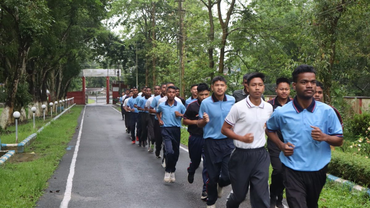 nccdibrugarh's tweet photo. Day 6 of CATC-18 at JNV Doomardallong under 10 Assam Bn NCC saw active participation of 548 cadets. Activities included Morning PT, FC/BC classes, drill practice, a Disaster Management lecture by the NDRF team, and Central Roll Call conducted successfully.
#10ASSAM #CATC18 https://t.co/7MjlJ5GCW5