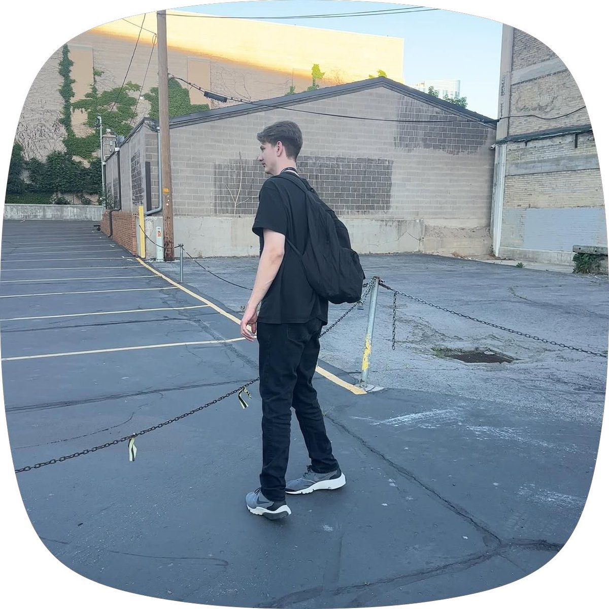sproutgamings's tweet photo. i know i talked a lot about SR, but I’m the most proud of this guy right here for working his first Major event. even though it hasn’t been very long, watching you grow as a Caster has been so amazing. all those late nights of kicking me out of the bedroom for work was worth it💗 https://t.co/DA7hNO3SyU