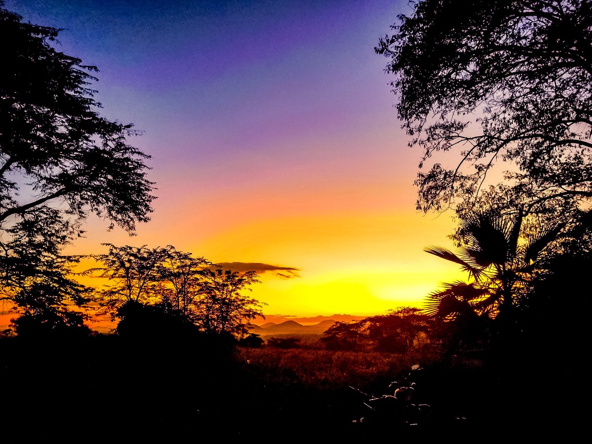 japhkingly's tweet photo. The Sun is blissfully different each Day. https://t.co/sv2gPp83AF