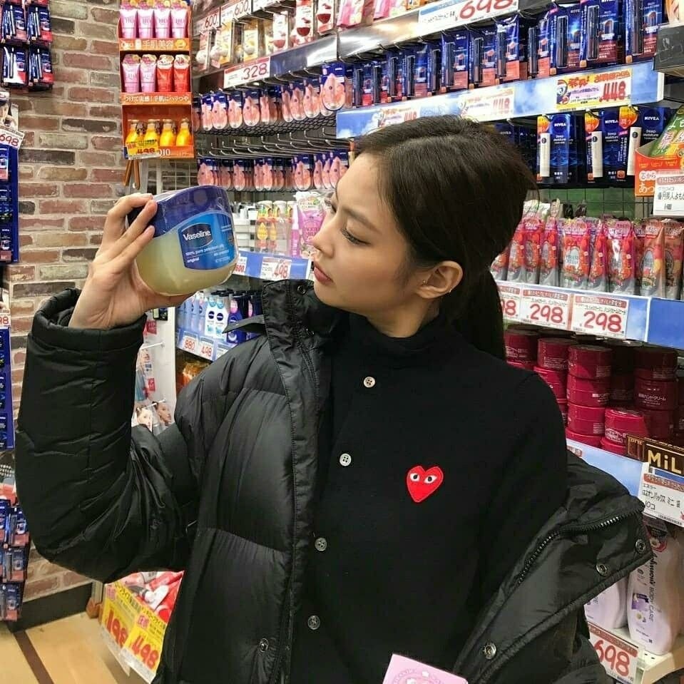 JENNIE NEWS tweet media