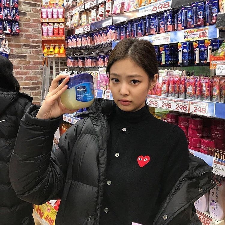 JENNIE NEWS tweet media
