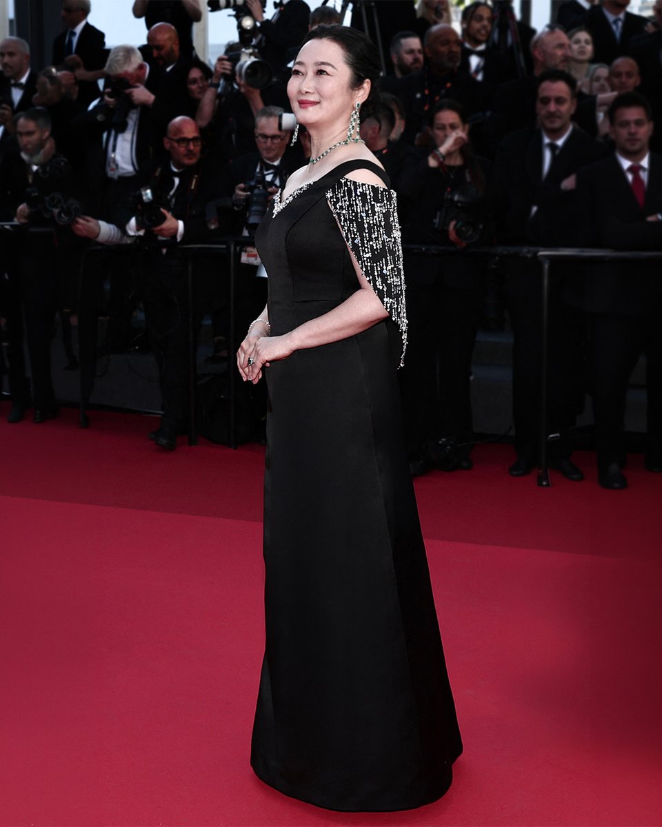 PRADA tweet media