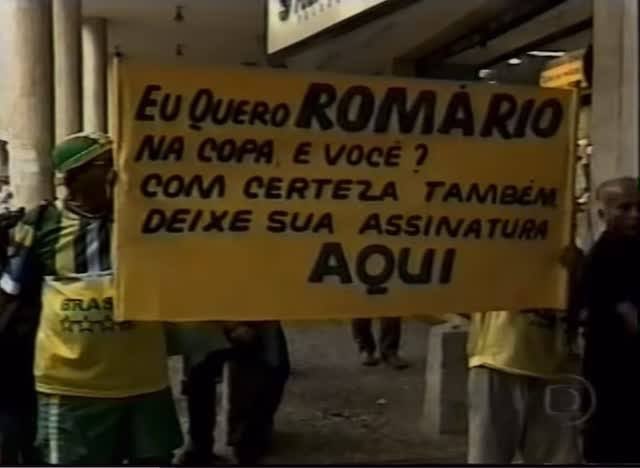 Desportesfc's tweet photo. Em 2002, uma das maiores campanhas pró-convocação de um jogador irritava Felipão. Tratava-se de Romário. E a pressão vinha de todos os lados: Torcida, imprensa e até do próprio jogador, que chorou em coletiva onde pedia desculpas ao então treinador por suas indisciplinas. https://t.co/Ahh6KP1EeI