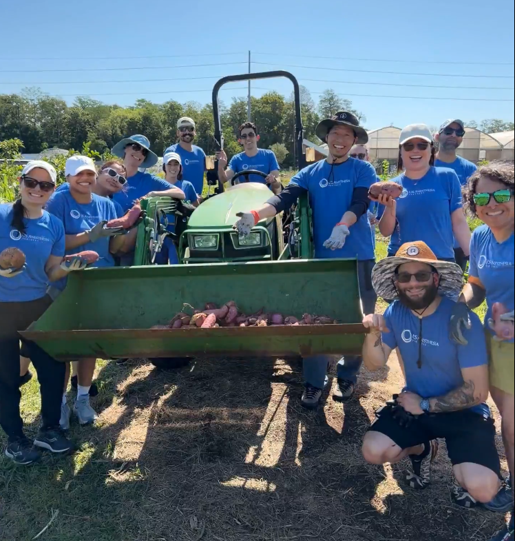 USAP_Updates's tweet photo. USAP – Central Florida team members recently volunteered alongside 4Roots, a nonprofit focused on building a healthier and more sustainable food system through education, farming, and community partnerships. 

Volunteers spent the day helping harvest sweet potatoes and clear weeds from the farm, supporting efforts to provide fresh food and resources throughout the community.

Thank you to 4Roots for welcoming our team and to everyone who dedicated their time to giving back.

#USAPCares #USAP #4Roots #Community