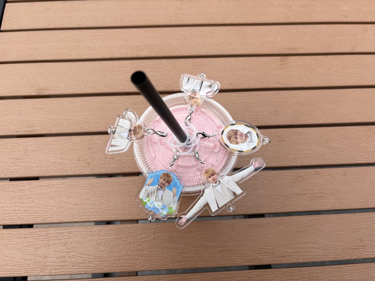 bn_sster's tweet photo. 地元に帰省して家族と心友ちゃん2人に会ってきたよ💞
こうくんがキャスでカラオケで歌うって言ってた虹とライブで歌ったラストバージン歌ってきた！もちろんすずしょうとの曲も！
数日間楽しかった〜🫶🏻
＃すずしょうと　
 #すずしょうといっしょ2026
＃すずしょうとと一緒　
＃すずしょうといっしょ https://t.co/EnqpcsFIjo