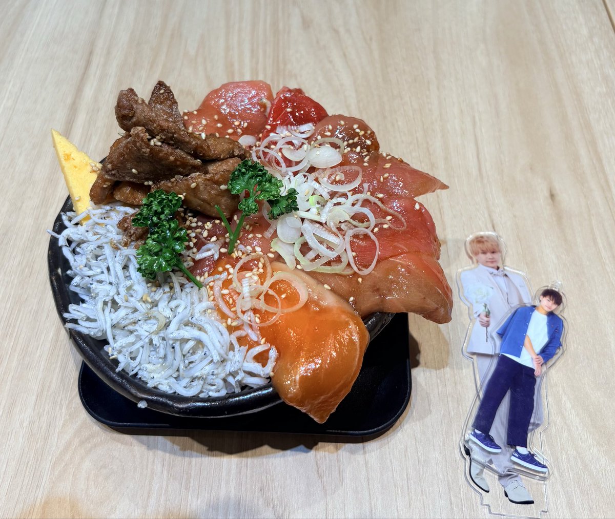 bn_sster's tweet photo. 地元に帰省して家族と心友ちゃん2人に会ってきたよ💞
こうくんがキャスでカラオケで歌うって言ってた虹とライブで歌ったラストバージン歌ってきた！もちろんすずしょうとの曲も！
数日間楽しかった〜🫶🏻
＃すずしょうと　
 #すずしょうといっしょ2026
＃すずしょうとと一緒　
＃すずしょうといっしょ https://t.co/EnqpcsFIjo