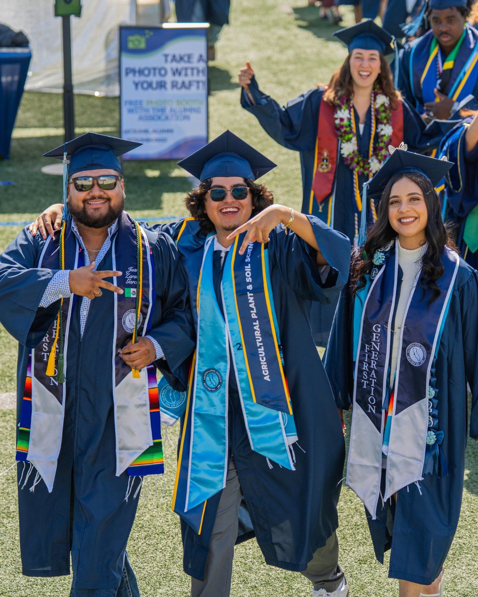 CSUMB's tweet photo. 📸 Commencement pics: dropped! 

Take a look back at some exclusive moments from an unforgettable day as our #CSUMBGrads crossed the stage, celebrated with loved ones, and OFFICIALLY became CSUMB alumni. ⭐ 🌊 🔥 🦦🎉 https://t.co/mfWHIaTAap