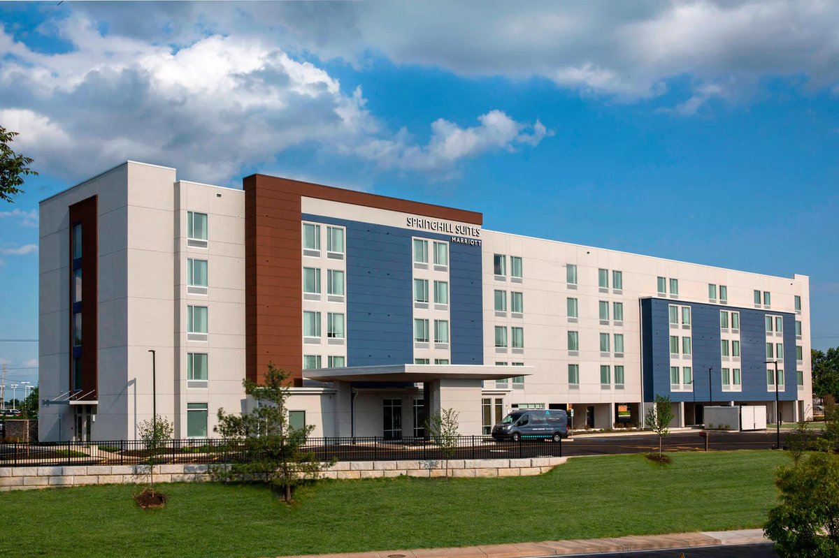 SpringHillDE's tweet photo. Long weekend, full hearts.

This Memorial Day, between the echoes of remembrance and a little well-earned downtime, you can find your perfect balance. SpringHill Suites by Marriott - Newark, DE is your base for moments that matter.

Book your stay at https://t.co/KJDtBYQMJz https://t.co/dlcGMVNPJc