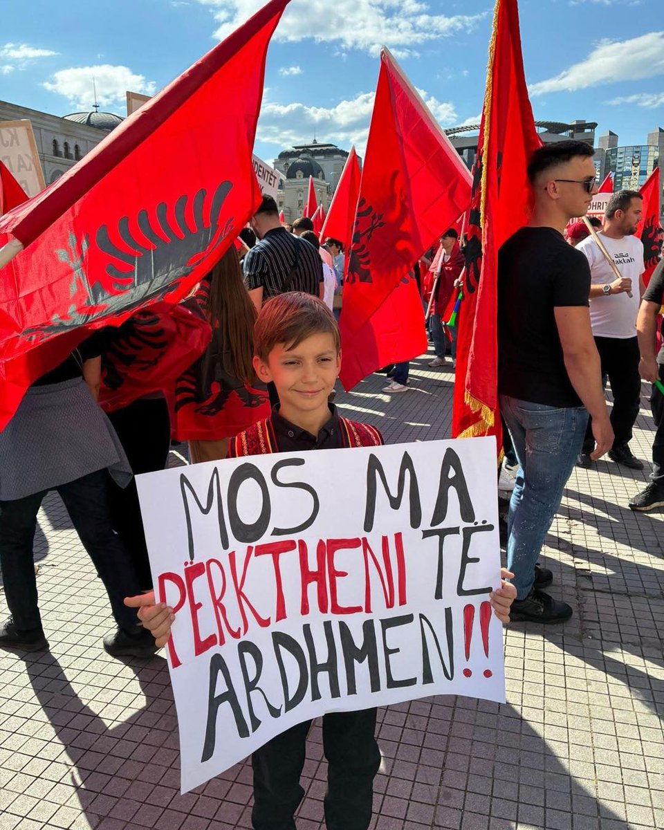 noraleonora94's tweet photo. Shkup❤️🇦🇱

A people whose roots run too deep in this land cannot be erased from the map.

We were here before history was even written, and we will remain here to write the future ourselves🇦🇱

No force, no law, nor any attempt at assimilation can erase the existence of the Albanian people from their ancestral lands!