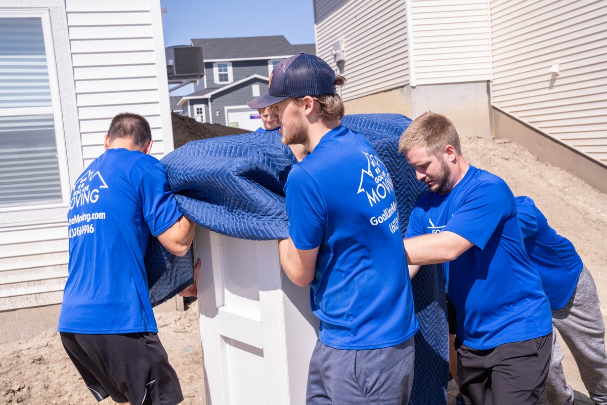 GoalLineMoving's tweet photo. Big items? No problem. Our crew uses professional padding and precise teamwork to move your heaviest furniture safely. Leave the heavy lifting to Goal Line Moving! 💪🚚

Request your free quote here: https://t.co/55hVXV5hpf

#GoalLineMoving #MovingDay #ProfessionalMovers https://t.co/PAJisgb8IF