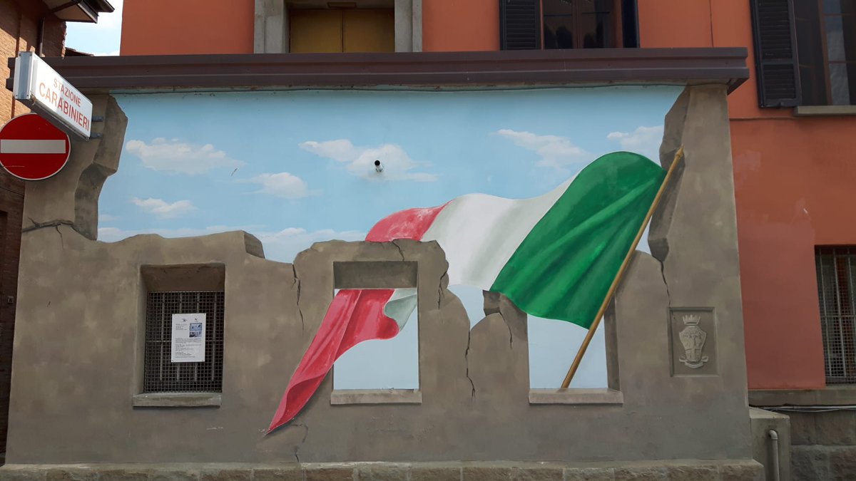 MarcelaM11's tweet photo. @RikiRealEstate 🇮🇹 #Dozza is an amazing #StreetArt place, and really good wine #Sangiovese... #Bansky's everywhere 🎨 https://t.co/ENkH19Eb8e