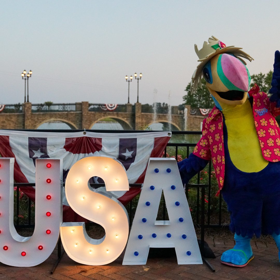 VisitOWA's tweet photo. Memorial Day Weekend fun starts THIS WEEKEND in Downtown OWA! 🎆🥳 From live entertainment and family-friendly activities to great food and places to hang out, there’s something for everyone all weekend long. 

🔗 Don’t miss the fireworks on Sat night: https://t.co/yqRHy5Levr. https://t.co/DxA8cUrH5y