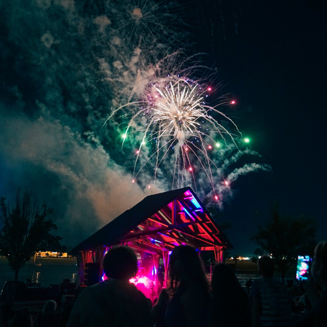 VisitOWA's tweet photo. Memorial Day Weekend fun starts THIS WEEKEND in Downtown OWA! 🎆🥳 From live entertainment and family-friendly activities to great food and places to hang out, there’s something for everyone all weekend long. 

🔗 Don’t miss the fireworks on Sat night: https://t.co/yqRHy5Levr. https://t.co/DxA8cUrH5y