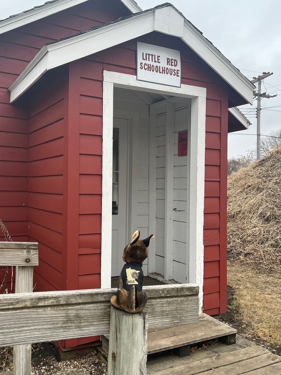 MNSheriffs's tweet photo. 👀 Scout found waterfalls, rugged trails, prairie history, and a famous little pioneer connection somewhere in Minnesota…

Any guesses where he ended up this time? 🌲📚🌾

#ScoutOutMinnesota #MSAScout #MNSheriffs https://t.co/FqFQCpoMZd
