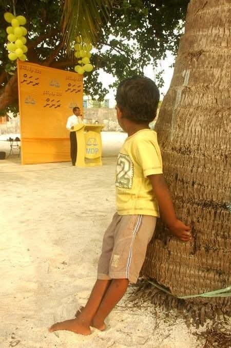 RasheedThimara's tweet photo. @MohamedNasheed akee dhivehi rayyithunge haggthakah ihuthiraam kurehvi adhulu veri verieh. https://t.co/6ICV2NiaDh
