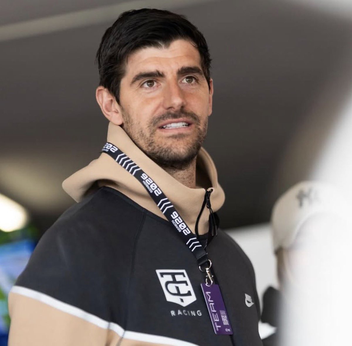 radiogolex's tweet photo. ⚽️ 𝐓𝐡𝐢𝐛𝐚𝐮𝐭 𝐂𝐨𝐮𝐫𝐭𝐨𝐢𝐬 𝐬𝐨𝐛𝐫𝐞 𝐬𝐮 𝐥𝐥𝐞𝐠𝐚𝐝𝐚 𝐚𝐥 𝐄𝐱𝐭𝐫𝐞𝐦𝐚𝐝𝐮𝐫𝐚 🟥🟦

Thibaut Courtois ha hablado de su llegada al Extremadura. El portero belga ha comentado: 

🗣️ «En NXTPLAY invertimos donde vemos proyectos auténticos, gente que sabe lo que hace y potencial real para construir algo grande. El Extremadura cumple las tres cosas. Es un club con historia en el fútbol español, una afición extraordinaria y una directiva que ha demostrado, año tras año, como se construye un proyecto serio. Llegamos como socios para sumar a lo que ya está funcionando».

𝐂𝐨𝐮𝐫𝐭𝐨𝐢𝐬 𝐭𝐚𝐦𝐛𝐢é𝐧 𝐡𝐚 𝐞𝐧𝐯𝐢𝐚𝐝𝐨 𝐮𝐧 𝐦𝐞𝐧𝐬𝐚𝐣𝐞 𝐞𝐬𝐩𝐞𝐜𝐢𝐚𝐥: 

🗣️“A Daniel Tafur, al staff, a los jugadores y a la afición que ha llevado a este club en los años más duros, gracias por abrirnos las puertas. El sueño de devolver al Extremadura al fútbol profesional empieza un nuevo capítulo hoy».