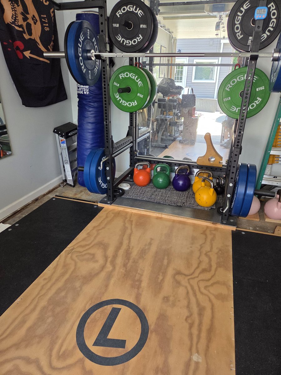 LouDukes's tweet photo. Let's get it. 
Squats. 
All squats start at 135. https://t.co/phBTmgMLf6