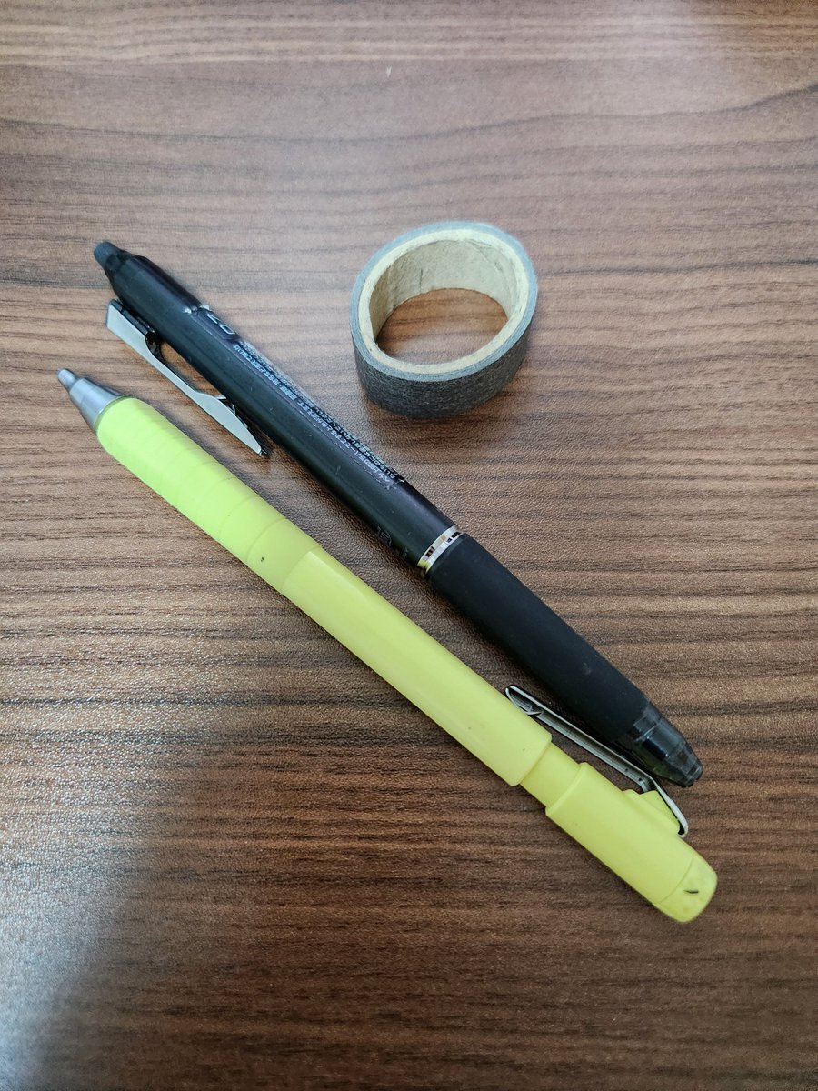 dayo_abc's tweet photo. 筆箱からこの3つをリストラさせた・・・🤹 https://t.co/AR3NKsWTZP