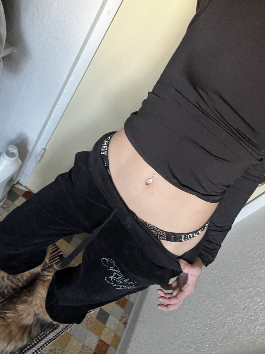 fityazzz's tweet photo. Vous voulez en voir plus les toutous? Venez en DM comme des bons chien pour raquer https://t.co/Pu4oyrZdjx