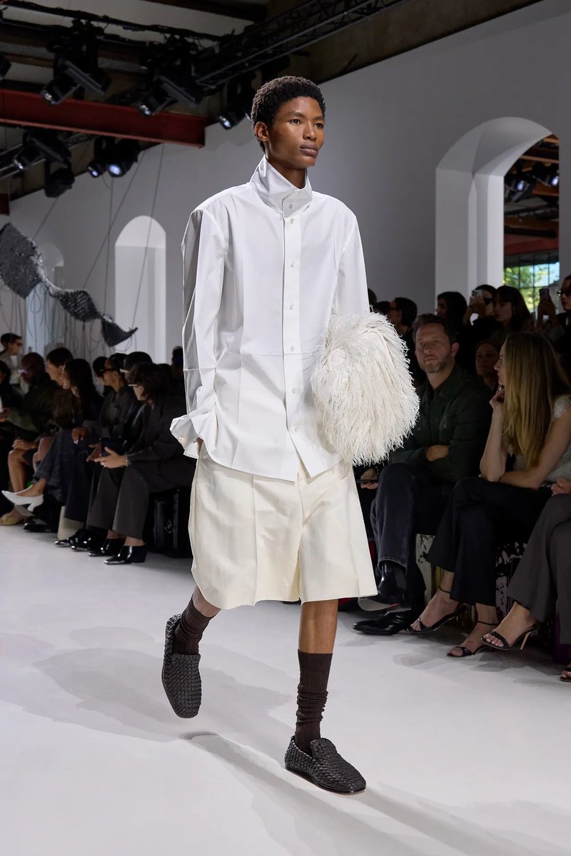 hionfashion tweet media