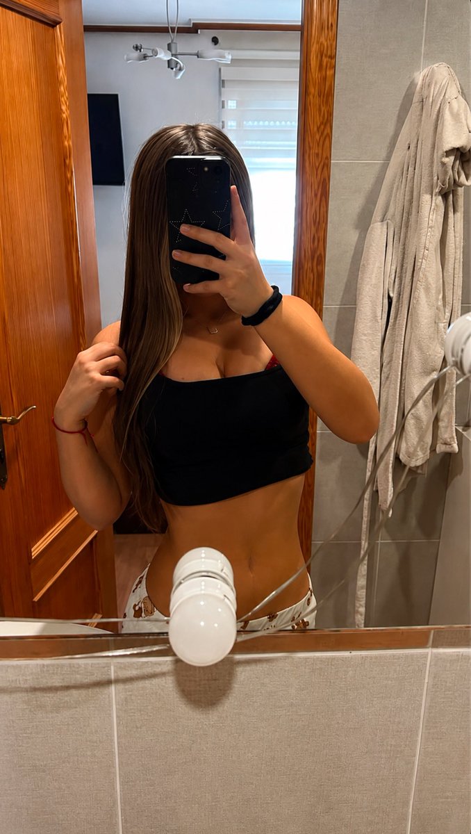 Moreeegop tweet media