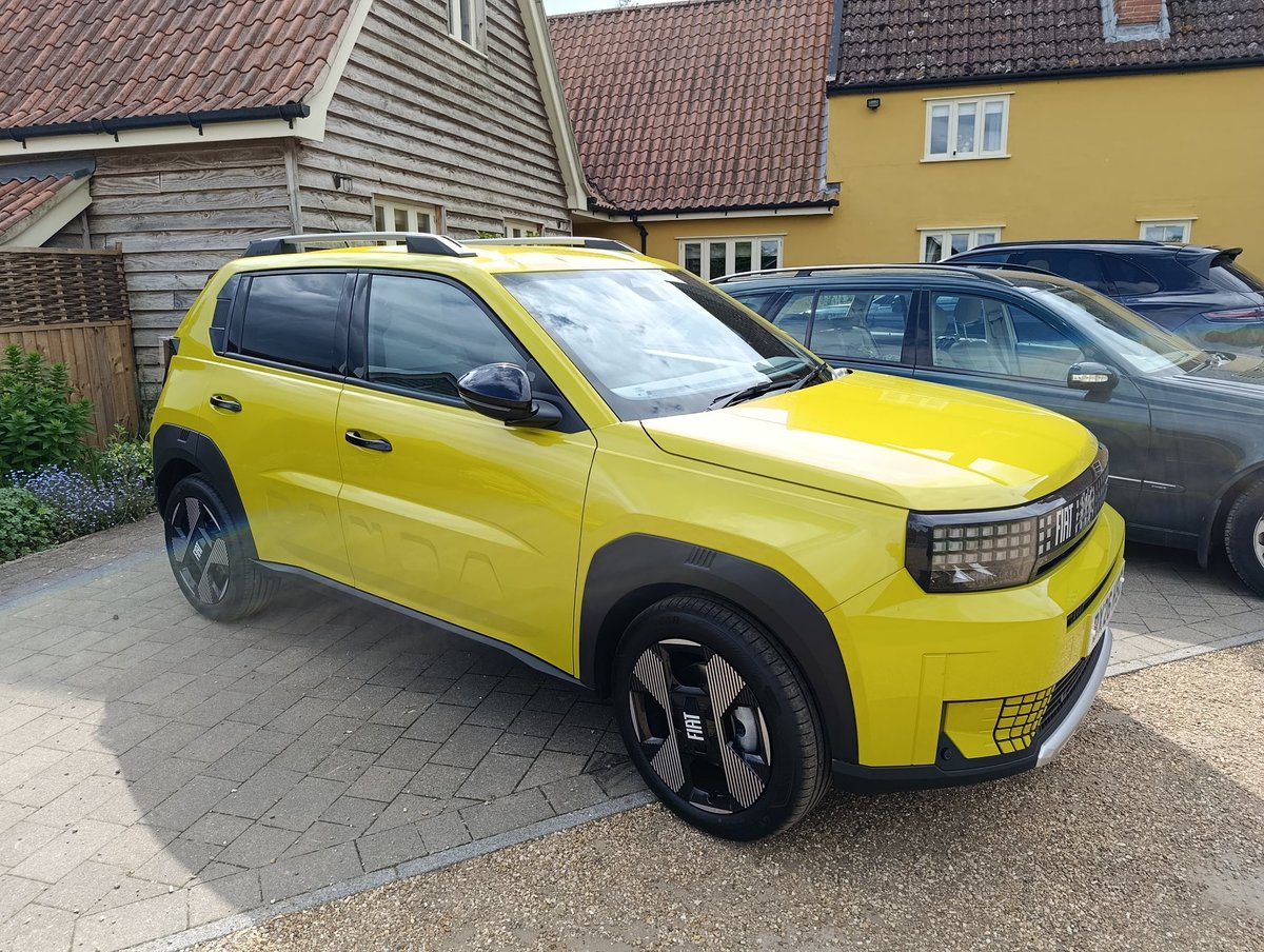Seancockram's tweet photo. Had our new Fiat Panda 4 days now.. I must say it's very impressive we both love it. https://t.co/i0lQDHuGnT