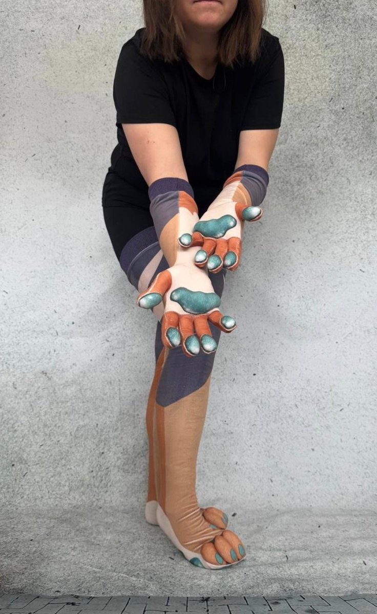 Irbis_Midnay's tweet photo. Paws with comfortable toes
#paws #stoking #furryarwork https://t.co/l880krIiQe