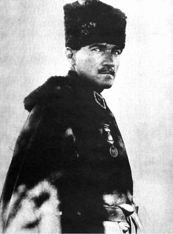 HIGULER's tweet photo. 19 Mayıs 1919 da Samsundan yaktığı İstiklal Meşalesi ile İstikbali aydınlatan Ebedi Başkomutan Atatürk,  Kurucu Kahramanlarımız ve Aziz Şehitlerimizi Minnetle yad ediyorum.
19 Mayıs Gençlik ve Spor Bayramınız kutlu olsun. https://t.co/drU98AEvZf