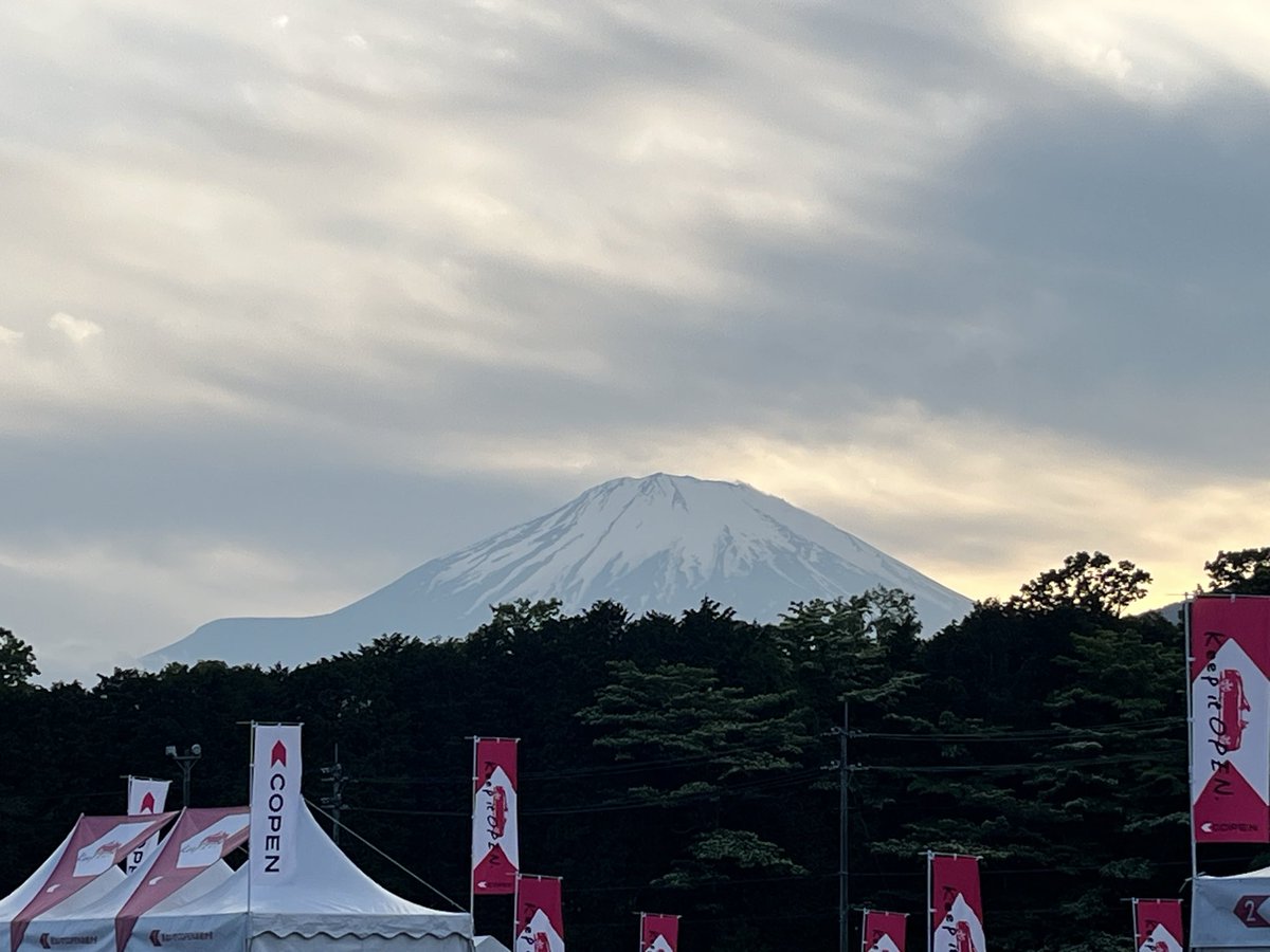 moco_copen's tweet photo. ダイハツのイベント行って来ました!
コペンで繋がるって本当に素敵ですね💓
ダイハツ様コペンオーナー様のコペン愛を強く感じられる1日でした✨✨🎆
ありがとうございました!!
#keepitopen
#コペン https://t.co/6nKEVpf3mP