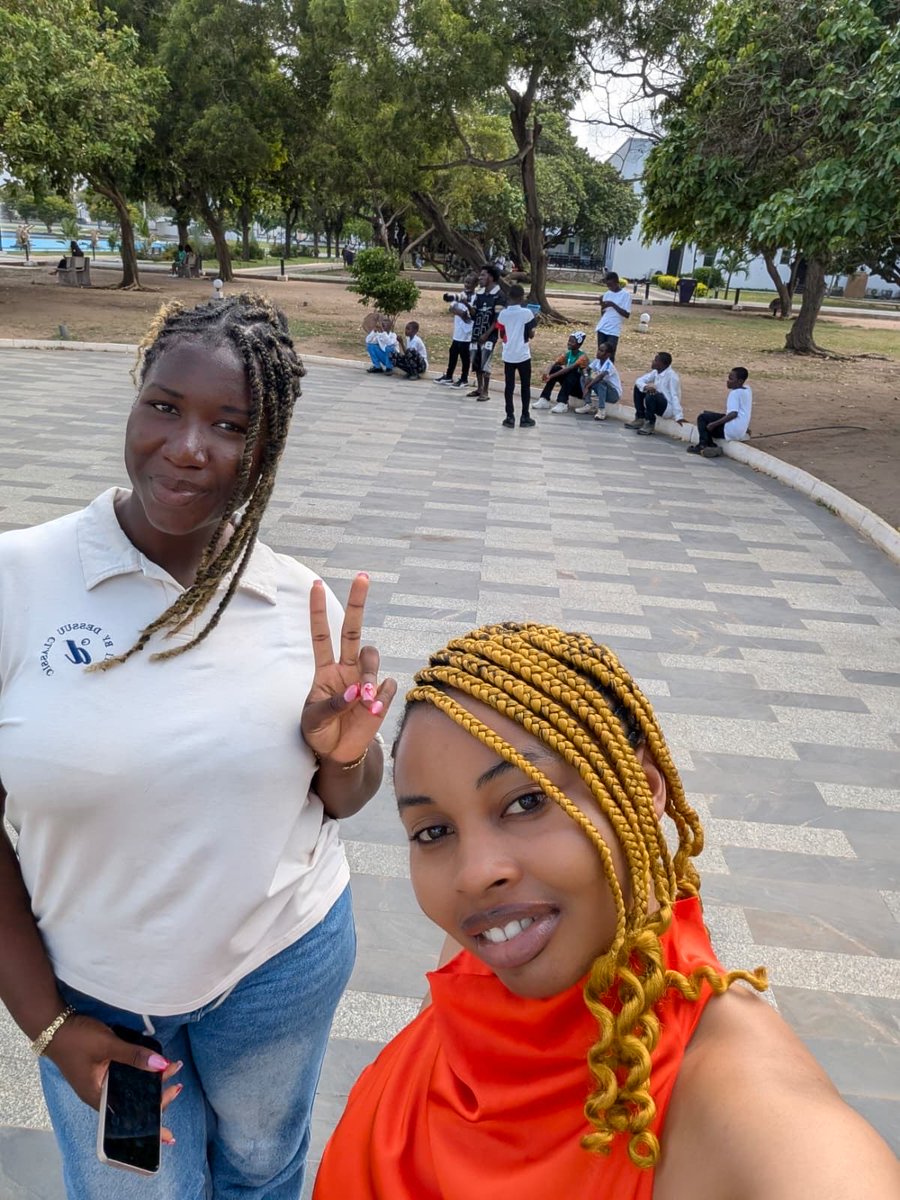 Obianuju🌻 tweet media