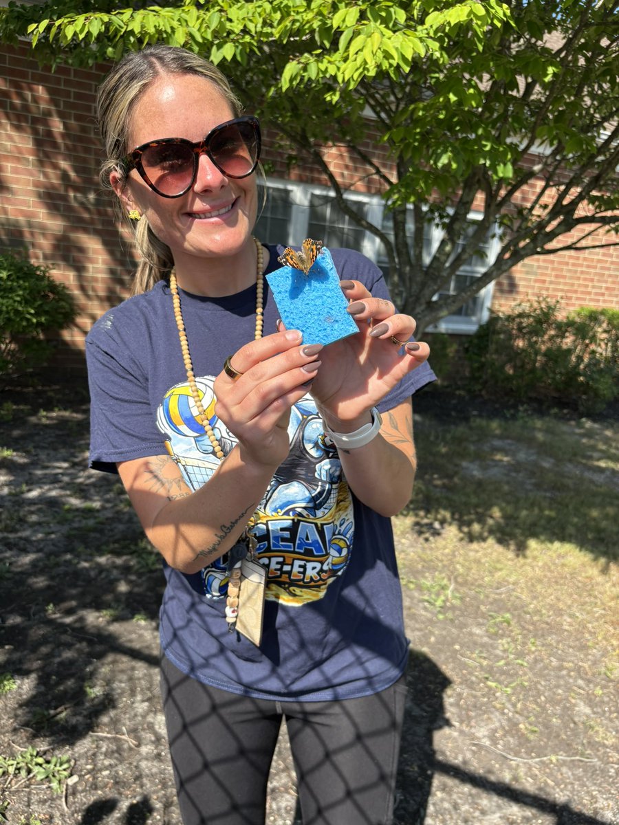 A_Georgieff_'s tweet photo. Released our butterflies this morning!! 🦋 https://t.co/6SiRYCFEJ8