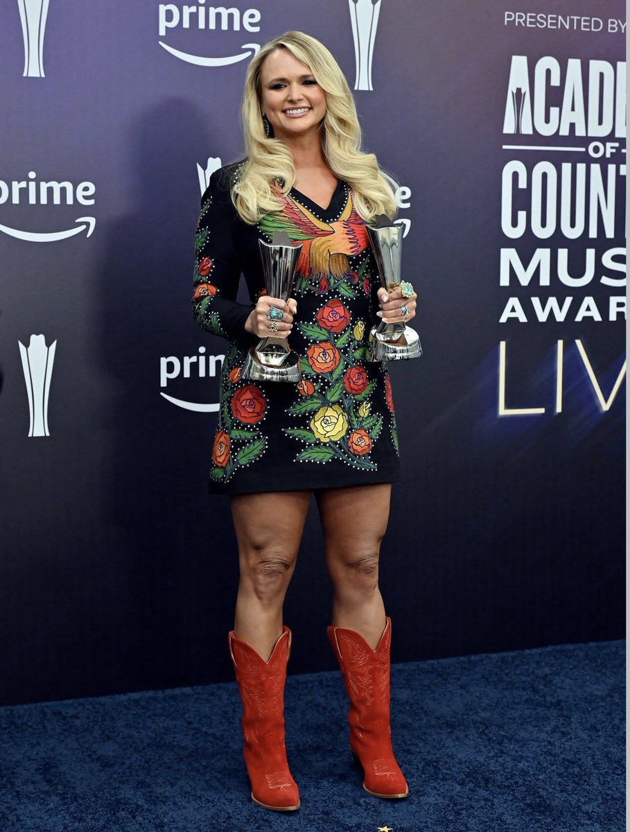 allkindsofran's tweet photo. Serving up a look cooked with “Crisco”and a side of 2 ACM Awards 🏆🔥 https://t.co/rH9zw61OY5