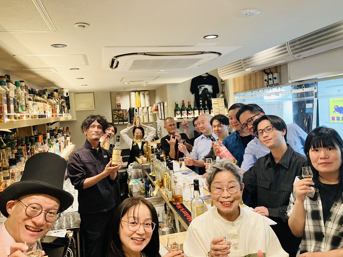 yahisayusuke's tweet photo. お酒の美術館、神戸六甲道店さまと元町店さまにて、長濱蒸溜所セミナーを同日二拠点同時開催しました！

各部とも満員御礼ありがとうございました😊

神戸からも長浜はアクセスしやすいので次回は蒸溜所にてお待ちしております🚃

#お酒の美術館
#神戸 https://t.co/FAuJmNskNi