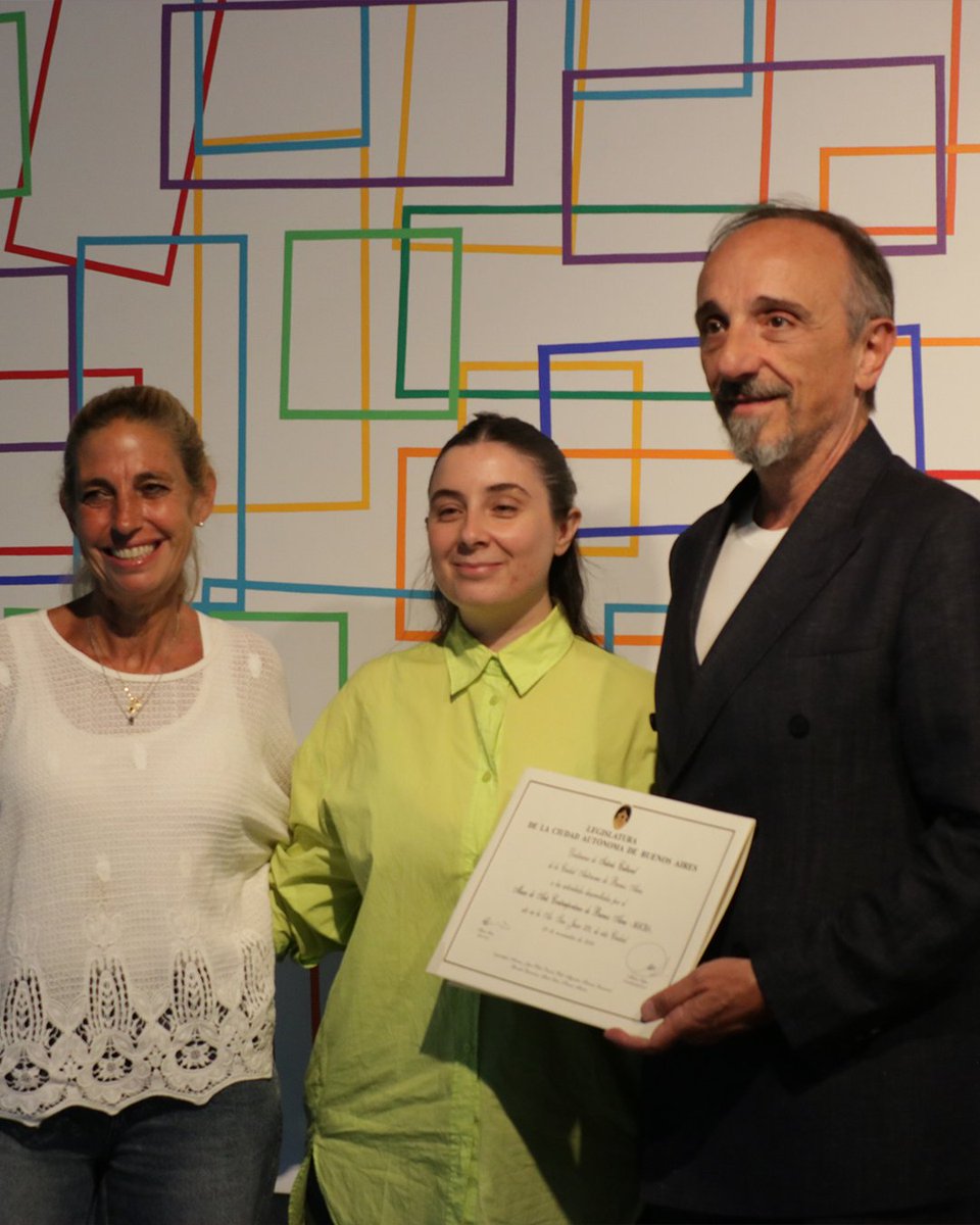 MuseoMACBA's tweet photo. ⭕️ ¡Feliz Día Internacional de los Museos! El lema de este año, establecido por el Consejo Internacional de Museos (ICOM), es "Museos uniendo un mundo dividido".

🔺A través de su colección, el Museo de Arte Contemporáneo de Buenos Aires reúne obras y artistas de todas partes del mundo, promoviendo, hace catorce años, el encuentro entre personas, culturas y perspectivas diversas mediante el arte contemporáneo y la mirada comprensiva.

🔺Lxs esperamos en Av. San Juan 328, todos los días de 12 a 19 hs, para seguir disfrutando juntos el poder del arte compartido.

#VamosAlMACBA #VamosAlMuseo #SomosContemporaneos #BuenosAiresArte #MuseosArgentina