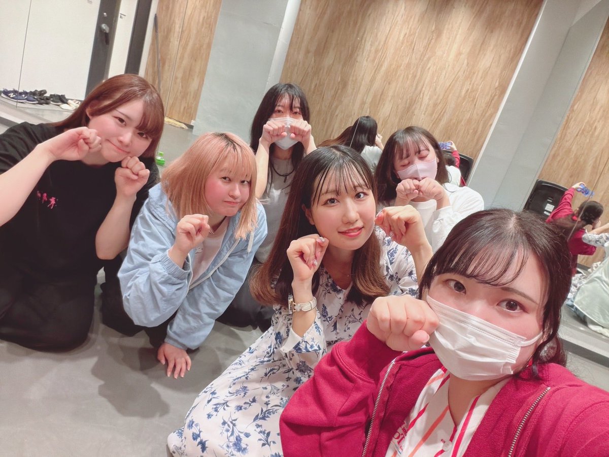 Oneoneone___111's tweet photo. 本日のわん🐶

練習してきました～❕❕
安定の楽しい練習💃

そして予約特典を公開しちゃいます❕❕
激かわいい集合缶バッチ、カードとなっております🫶✨

皆様ぜひ【Aqhones】でのご予約よろしくお願いいたします✨
https://t.co/nHyAipi5j0

#えいきゅうあわんず #わんぐる #アニウン https://t.co/N7QsTJQtI5