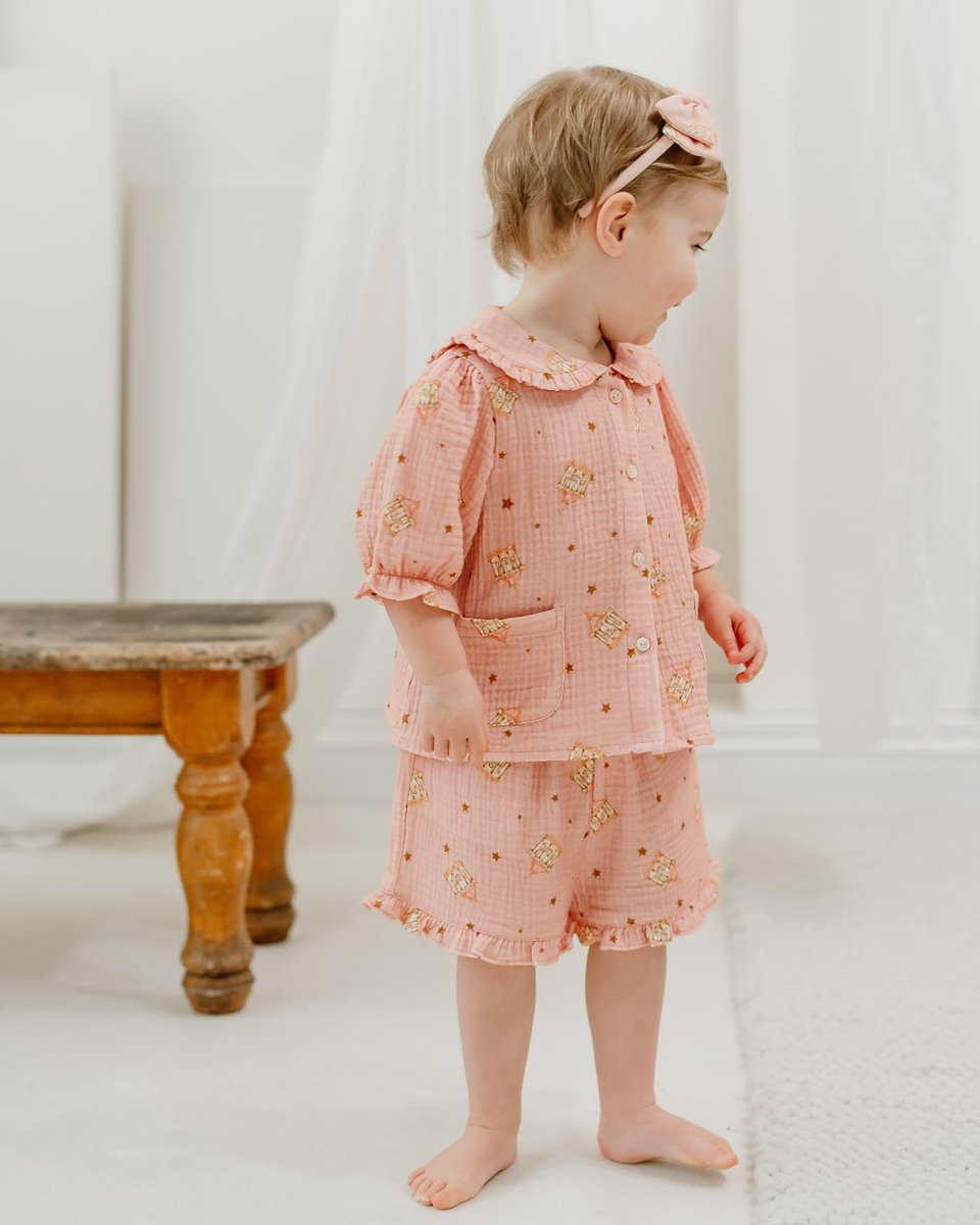 Happyology's tweet photo. A little bit fairground, a little bit fairytale 🎠 💕 The Valencia Top in Magic Carousel Pink — super-soft Japanese double gauze cotton, made for twirling. https://t.co/cfjjpqALS3