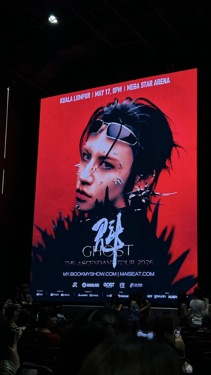 kyiraa__'s tweet photo. 鬼鬼，恭喜你第一海外演唱会！好帅🔥🔥 https://t.co/395fAxxNVO