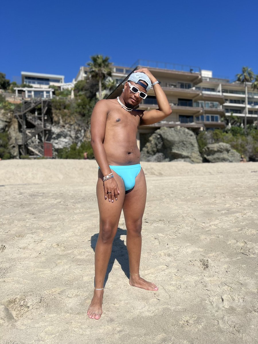 Domescrewju's tweet photo. 🌊☀️🩲 https://t.co/sNlzBbclhq