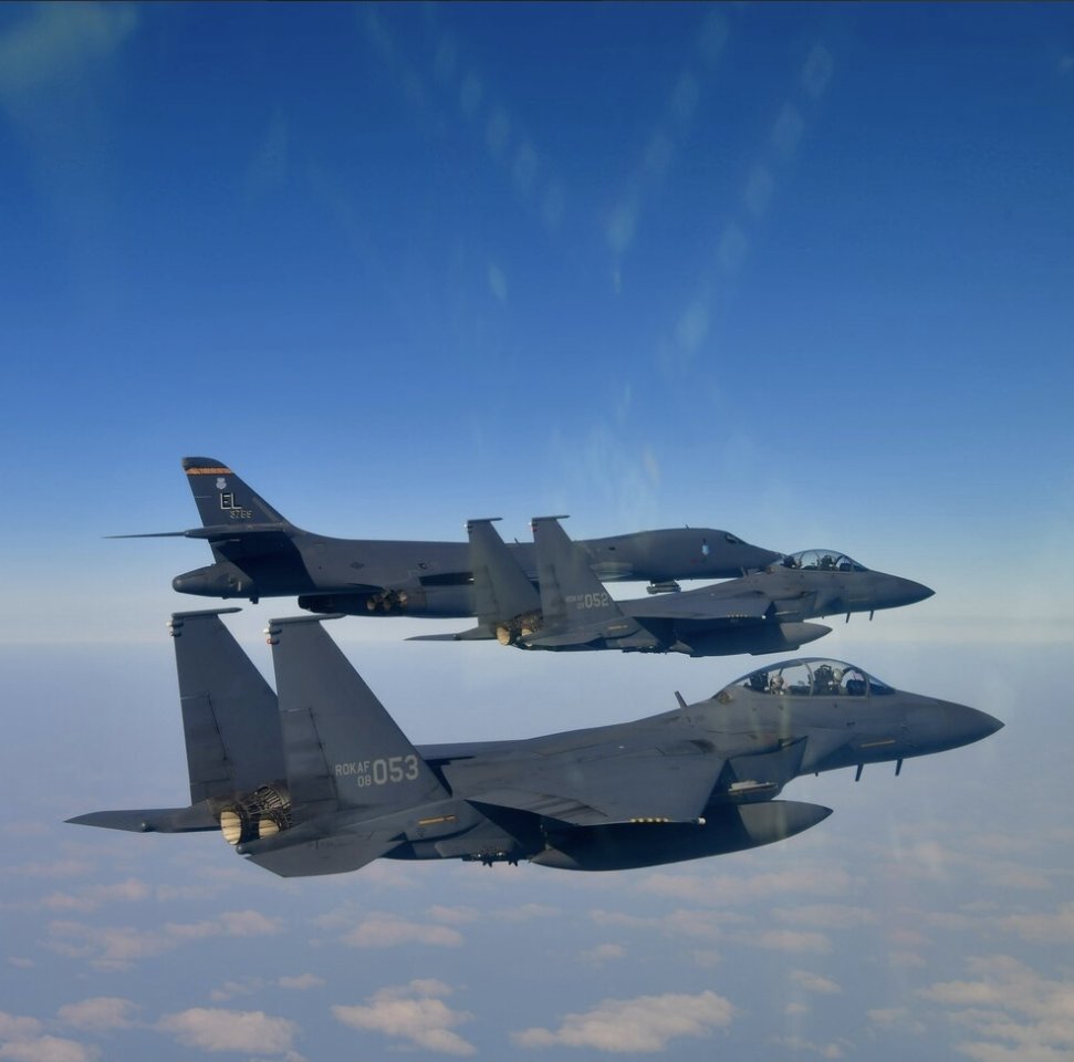_GlobeObserver's tweet photo. 🚨 Exclusive: Pakistan sends jets, thousands of troops to Saudi Arabia. https://t.co/D4jPmapyZf