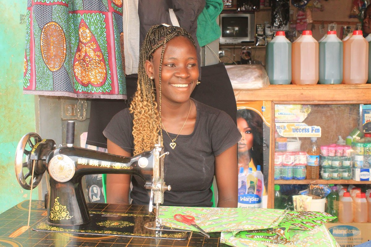 IntegrationFor's tweet photo. 𝐖𝐨𝐦𝐞𝐧 𝐇𝐚𝐯𝐞 𝐀 𝐕𝐨𝐢𝐜𝐞. 

Through bold African prints &amp; exceptional craftsmanship, these women are making theirs heard with pride, creativity &amp; purpose.

Every stitch tells a story of resilience, determination &amp; the courage to build a brighter future. 
#WomenHaveAVoice https://t.co/8K9tvG16tV