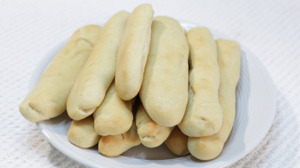 KitchenWithMatt's tweet photo. Do you like breadsticks? https://t.co/neJi2QzKtG