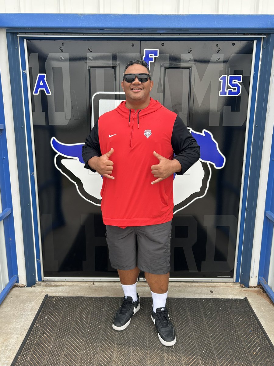 CVMustangsFB's tweet photo. It was a pleasure having @LoniFangupo &amp; @UNMLoboFB stop by to visit City View, Texas today!

#OneHERD https://t.co/Qd574U67F5