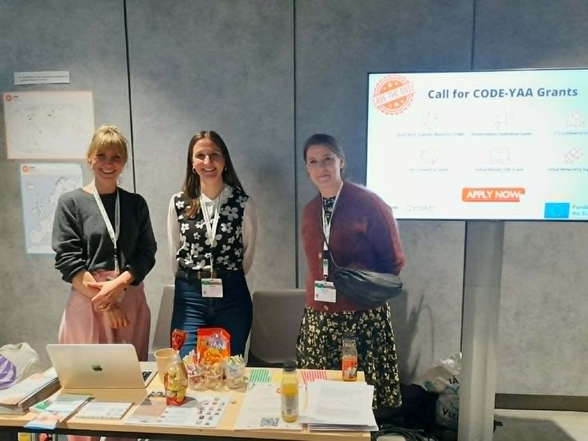CODEYAA's tweet photo. 🌍 Members of the CODE-YAA@PC-EDU project actively contributed to the 20th EAPC World Congress, presenting research findings, facilitating discussions, and engaging with the international palliative care community through presentations, posters, and networking activities. 📚🎓 https://t.co/8Sw62TbAqy