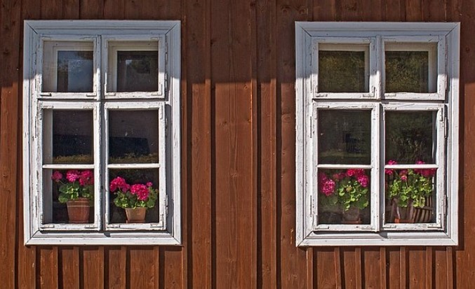 DigitalSalesDev's tweet photo. The main function of a window is air ventilation, but it can also add to the appearance of the house. Check out these beautiful window ideas: https://t.co/TZH52uzpBf #windows #design #glass #homedesignandfunction https://t.co/PV2M99dFr5
