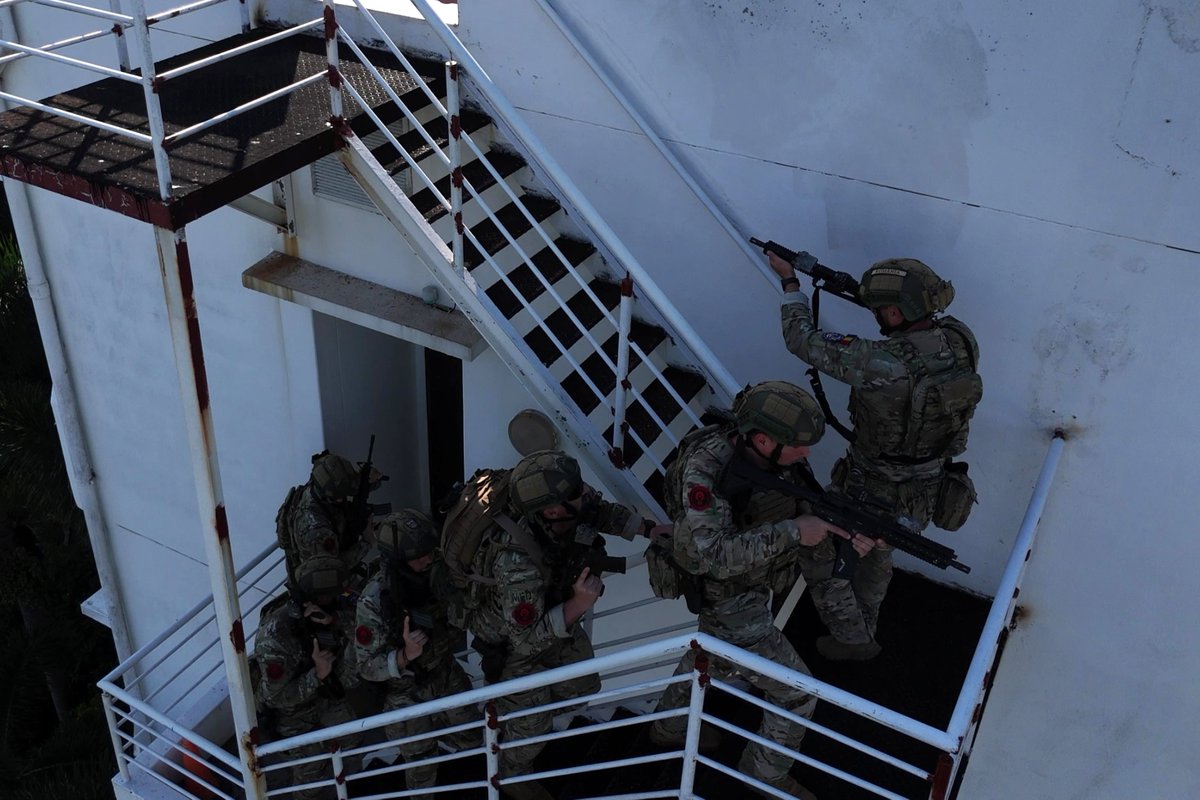 EUMAMMozambique's tweet photo. Readiness starts with security! 🛡️

At #EUMAMMOZ, the #ForceProtection Team works daily to ensure the safety and security of all military personnel and civilians engaged in the Mission.
The harder the training, the more prepared the force is! 💪🏽

#EstamosJuntos #Mozambique https://t.co/g8db1p8jvb